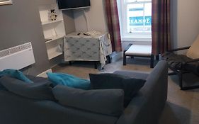 4B Wentworth Street Apartment